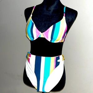 Underwire bikini w/adjustable straps, full coverage bottom